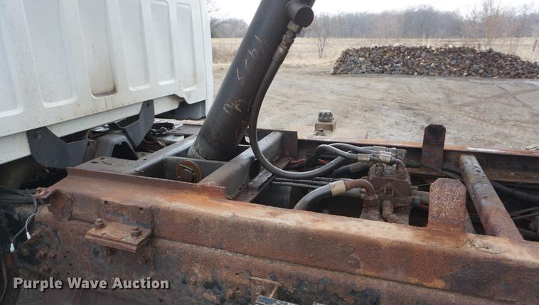 image for item DE3336 1997 Chevrolet C8500 dump truck