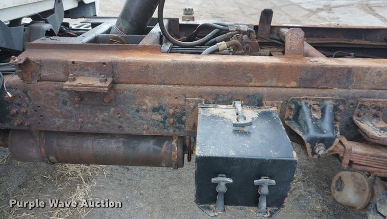 image for item DE3336 1997 Chevrolet C8500 dump truck