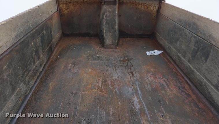 image for item DE3336 1997 Chevrolet C8500 dump truck