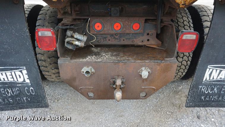 image for item DE3336 1997 Chevrolet C8500 dump truck