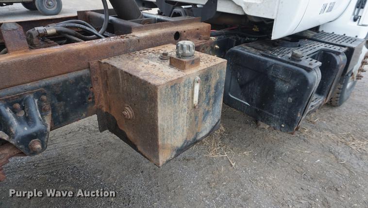 image for item DE3336 1997 Chevrolet C8500 dump truck