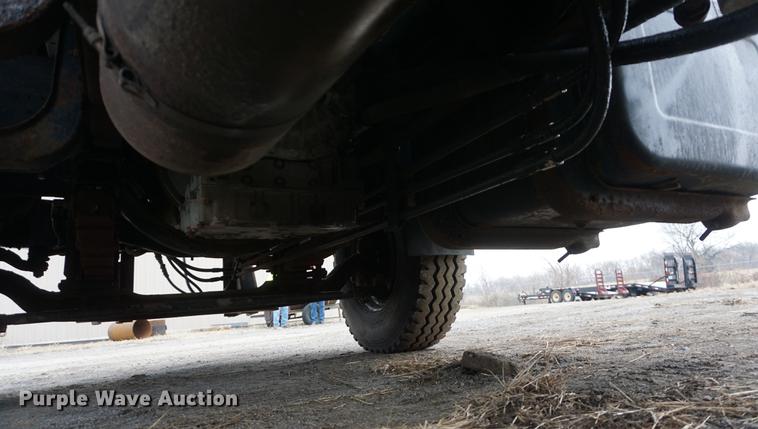 image for item DE3336 1997 Chevrolet C8500 dump truck