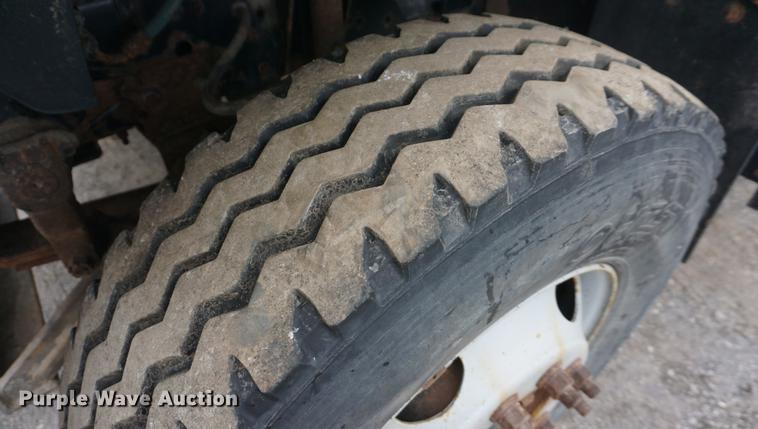 image for item DE3336 1997 Chevrolet C8500 dump truck