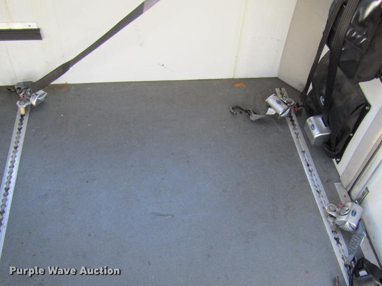 image for item DE5963 2010 Ford Econoline E450 Super Duty shuttle bus