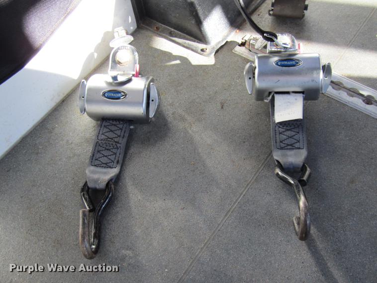 image for item DE5963 2010 Ford Econoline E450 Super Duty shuttle bus