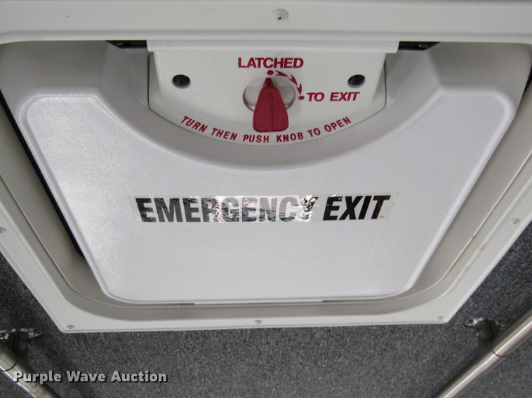 image for item DE5963 2010 Ford Econoline E450 Super Duty shuttle bus