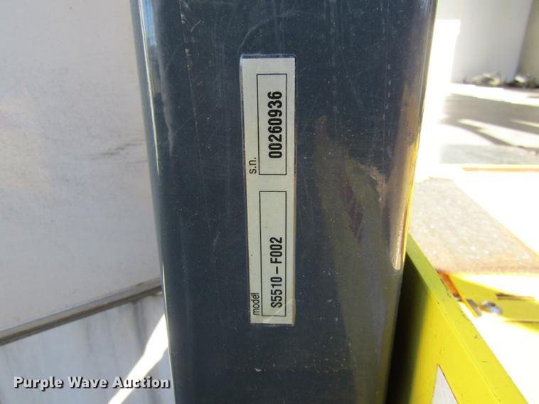 image for item DE5963 2010 Ford Econoline E450 Super Duty shuttle bus