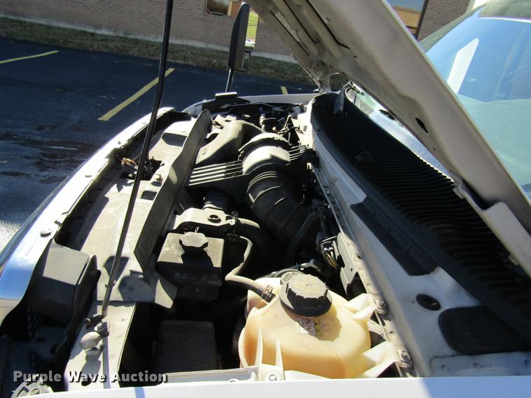 image for item DE5963 2010 Ford Econoline E450 Super Duty shuttle bus