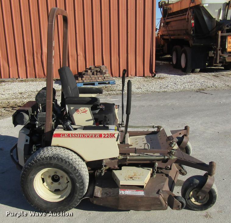 image for item DE5965 Grasshopper 225K lawn mower