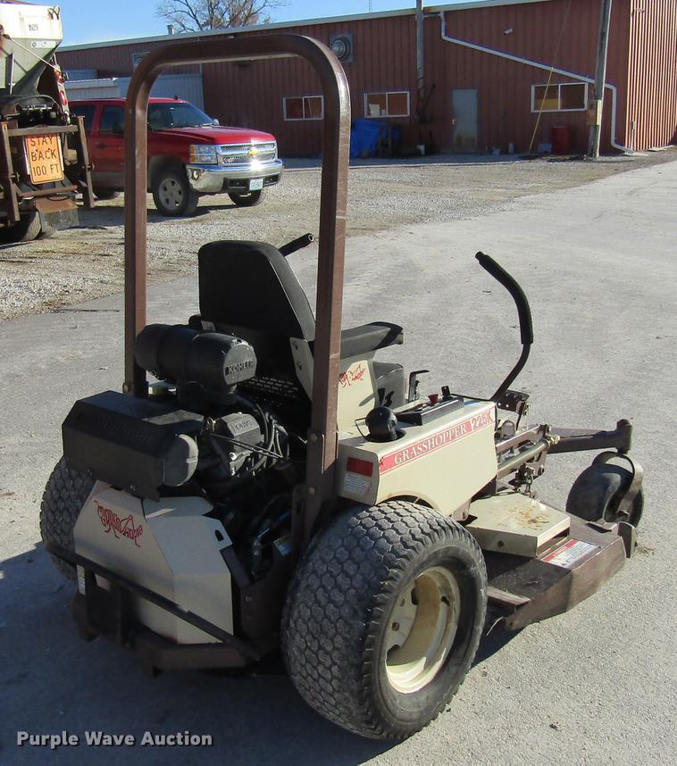 image for item DE5965 Grasshopper 225K lawn mower