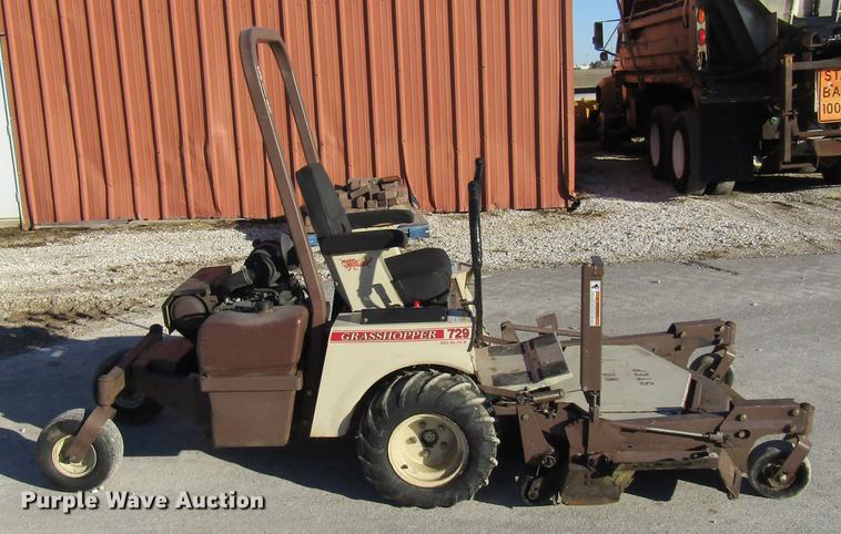 image for item DE5966 Grasshopper 729BT6 lawn mower