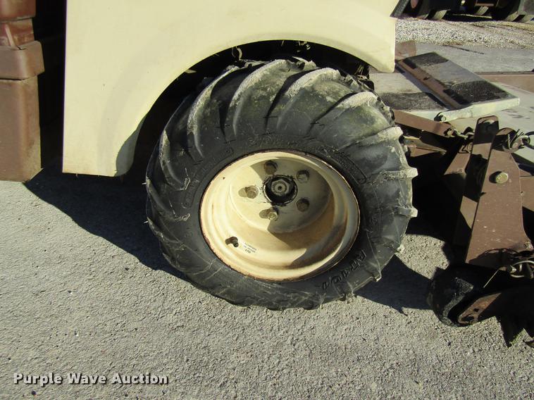 image for item DE5966 Grasshopper 729BT6 lawn mower