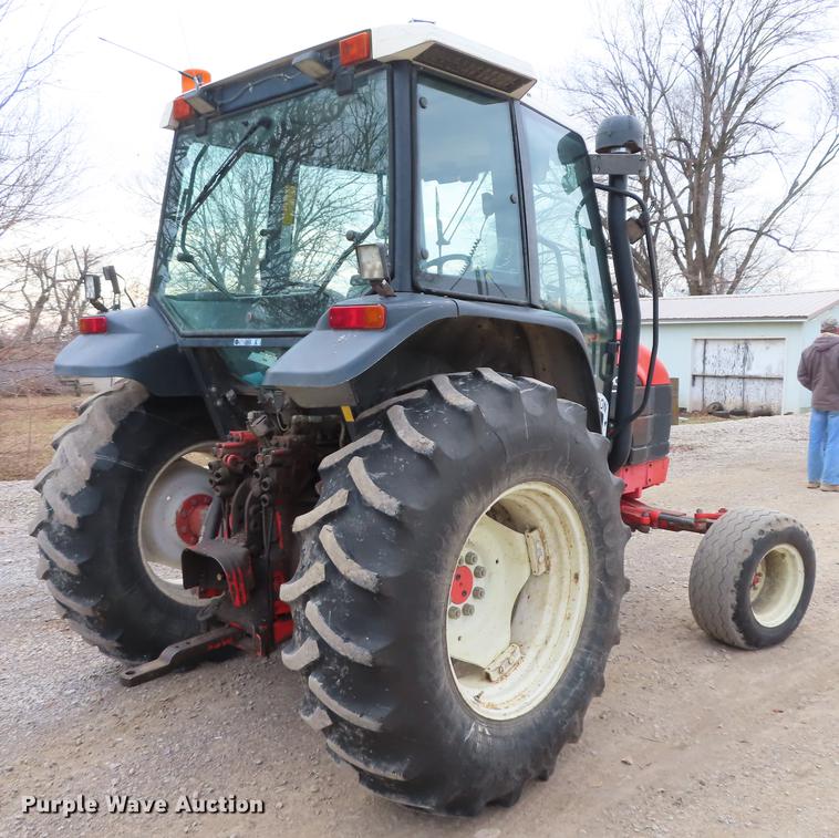 image for item DF1334 New Holland TS100 tractor