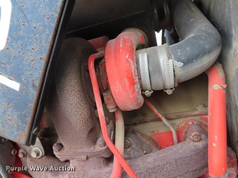 image for item DF1334 New Holland TS100 tractor