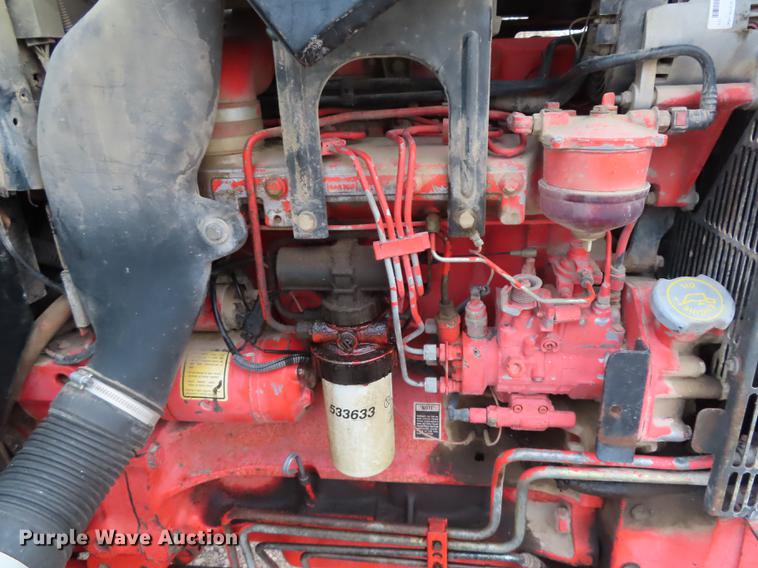 image for item DF1334 New Holland TS100 tractor