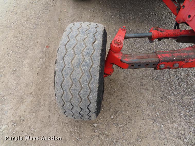 image for item DF1334 New Holland TS100 tractor