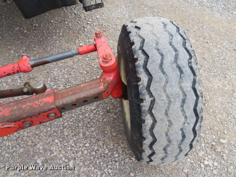 image for item DF1334 New Holland TS100 tractor