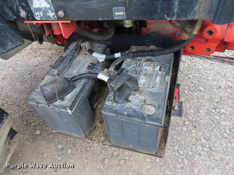 image for item DF1334 New Holland TS100 tractor