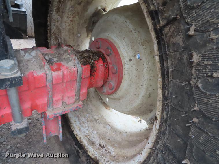 image for item DF1334 New Holland TS100 tractor