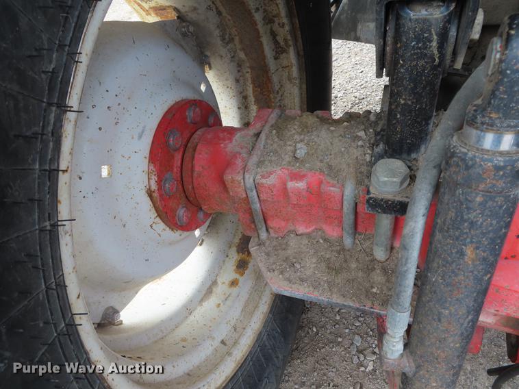 image for item DF1334 New Holland TS100 tractor