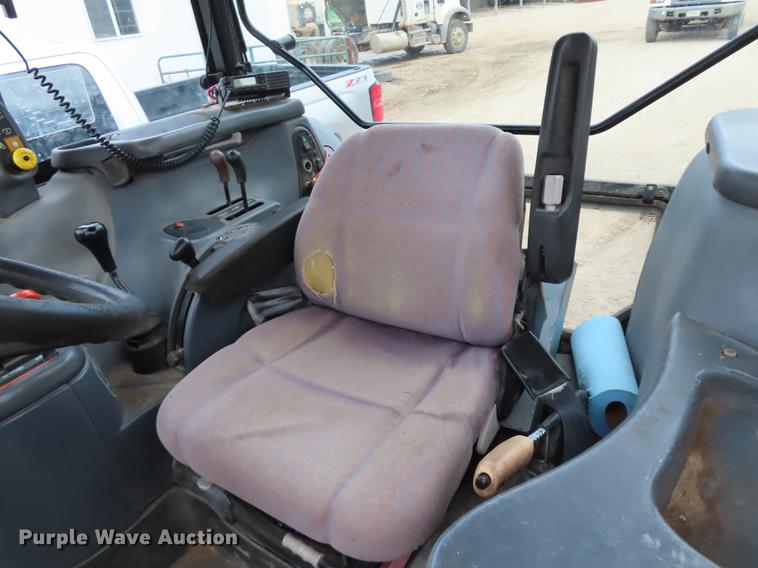 image for item DF1334 New Holland TS100 tractor