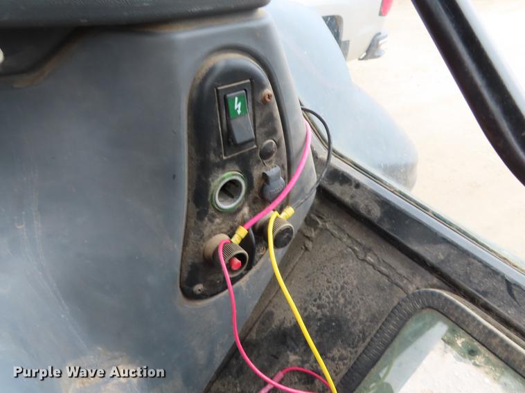 image for item DF1334 New Holland TS100 tractor