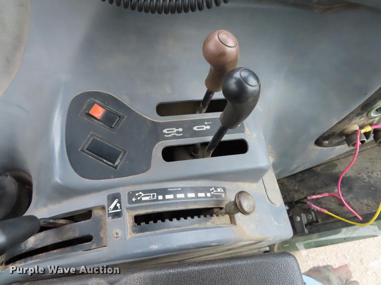 image for item DF1334 New Holland TS100 tractor