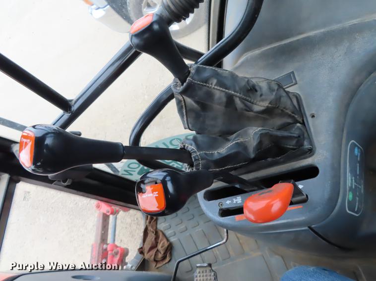 image for item DF1334 New Holland TS100 tractor