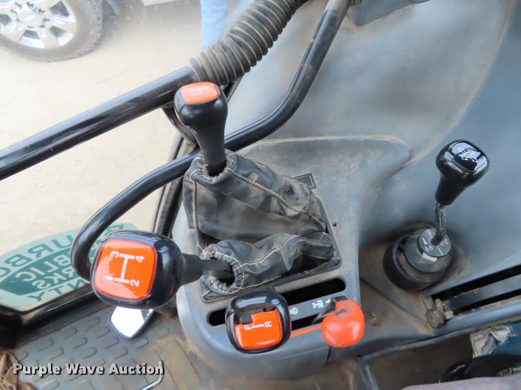 image for item DF1334 New Holland TS100 tractor