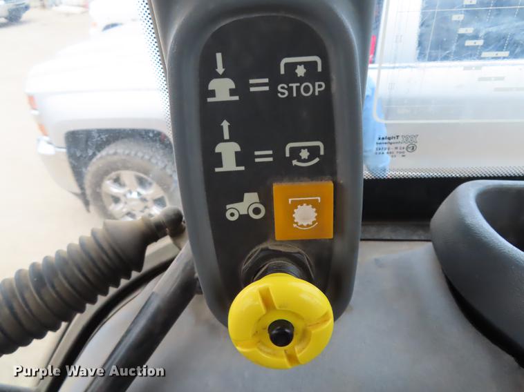 image for item DF1334 New Holland TS100 tractor