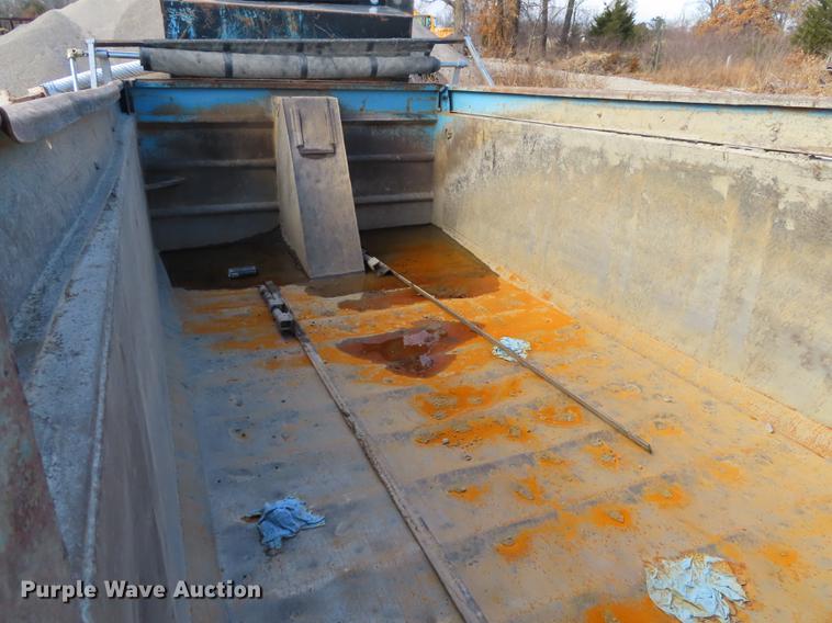 image for item DF1335 Warren FL651-15 dump bed