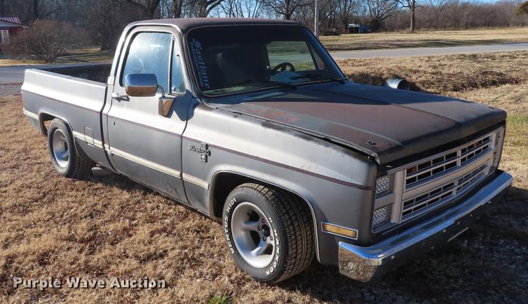 image for item DF1336 1986 Chevrolet 10 pickup truck