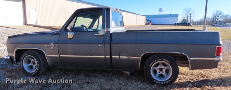 image for item DF1336 1986 Chevrolet 10 pickup truck