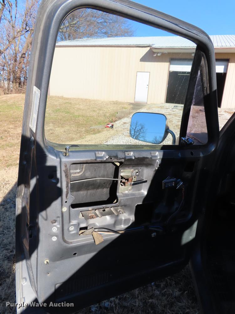 image for item DF1336 1986 Chevrolet 10 pickup truck