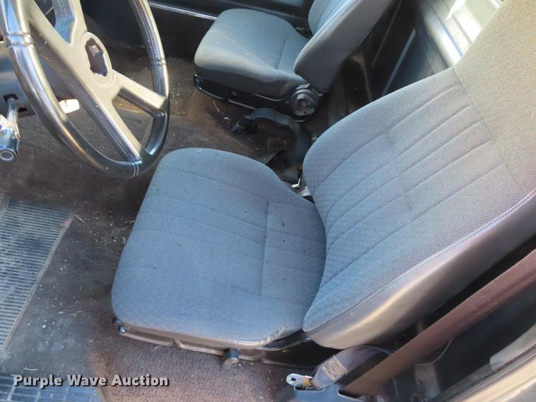 image for item DF1336 1986 Chevrolet 10 pickup truck