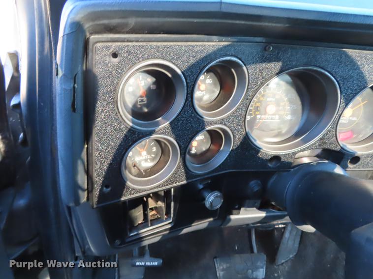 image for item DF1336 1986 Chevrolet 10 pickup truck