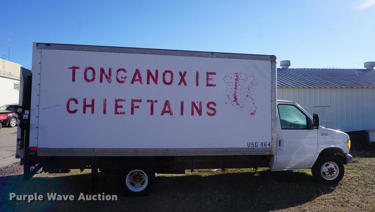 image for item DF1634 1999 Ford Econoline E350 box truck