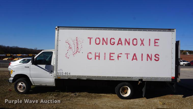 image for item DF1634 1999 Ford Econoline E350 box truck