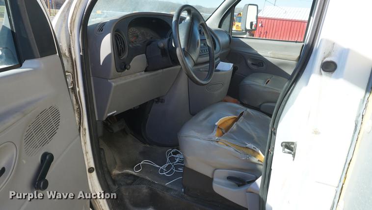 image for item DF1634 1999 Ford Econoline E350 box truck