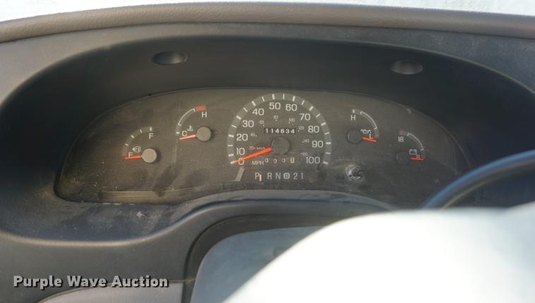 image for item DF1634 1999 Ford Econoline E350 box truck
