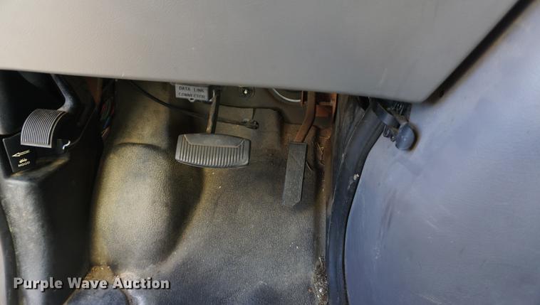 image for item DF1634 1999 Ford Econoline E350 box truck