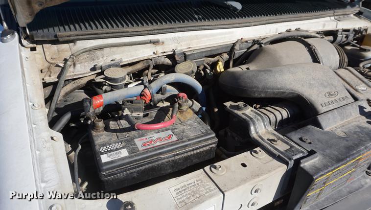 image for item DF1634 1999 Ford Econoline E350 box truck