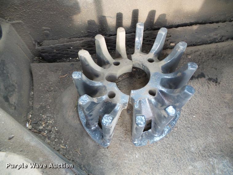 image for item DF2886 1986 FMC Vanguard 3000 street sweeper