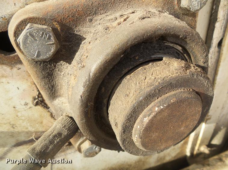 image for item DF2886 1986 FMC Vanguard 3000 street sweeper