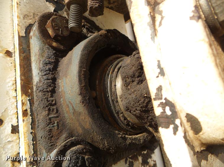 image for item DF2886 1986 FMC Vanguard 3000 street sweeper