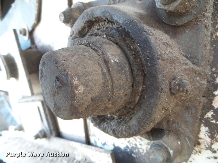 image for item DF2886 1986 FMC Vanguard 3000 street sweeper