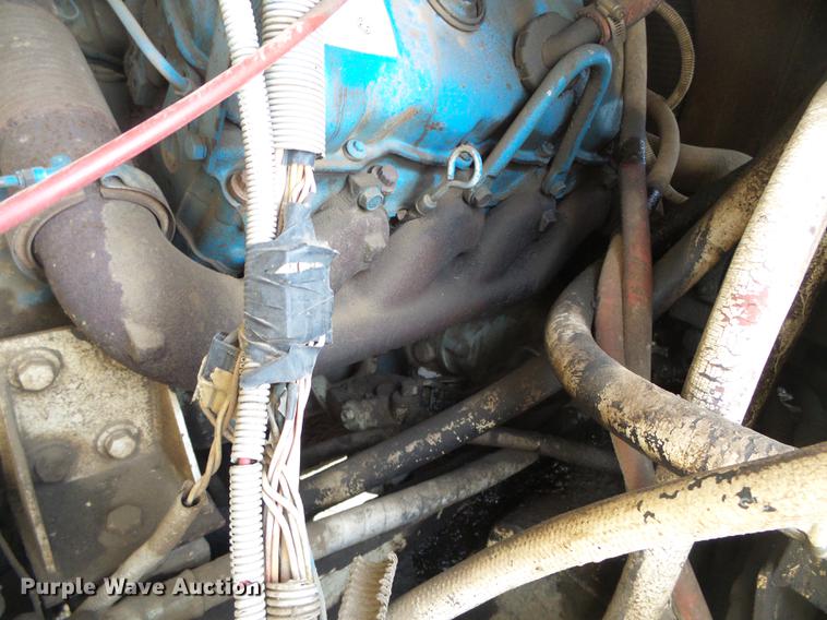 image for item DF2886 1986 FMC Vanguard 3000 street sweeper