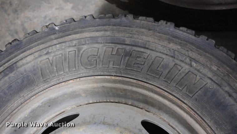 image for item DI9293 (6) 225/70R19.5 tires and wheels