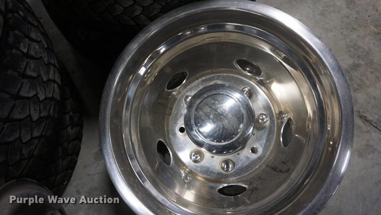 image for item DI9293 (6) 225/70R19.5 tires and wheels