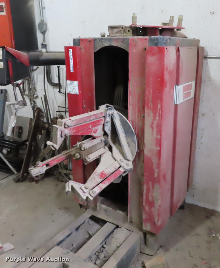 image for item DN9153 Coats 9000 tire machine